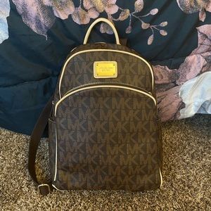 💕 MK medium backpack 💕